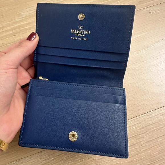 AUTHENTIC VALENTINO SMALL ROCKSTUD WALLET BLUE - Picture 4 of 6